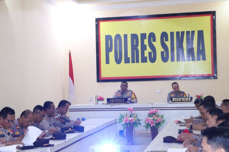 Kapolres Sikka Pimpin Kegiatan Analisa dan Evaluasi Mingguan di Polres Sikka