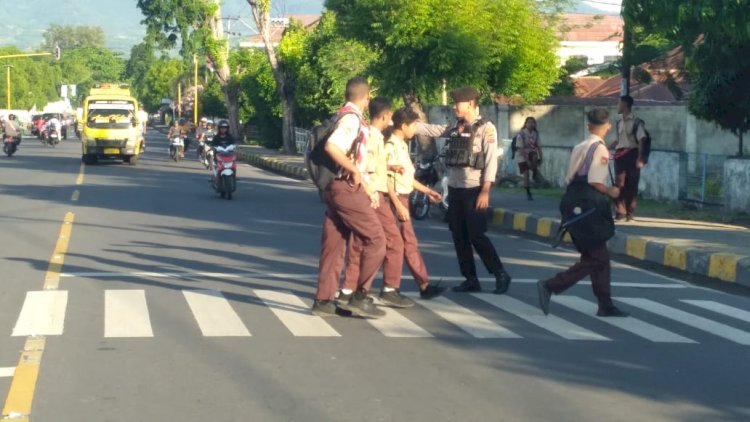 Patroli dan Pengaturan Lalu Lintas Pagi oleh Unit Turjawali Sat Samapta Polres Sikka