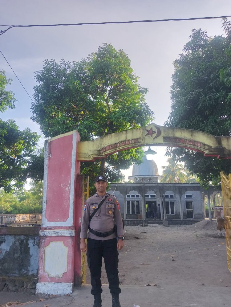 KEGIATAN PENGAMANAN SHOLAT IDUL ADHA 1445 H DAN PEMOTONGAN HEWAN QURBAN DI MASJID AN NUR NANGAHALE DAN BAITUL MUHAJIRIN LIKONGGETE