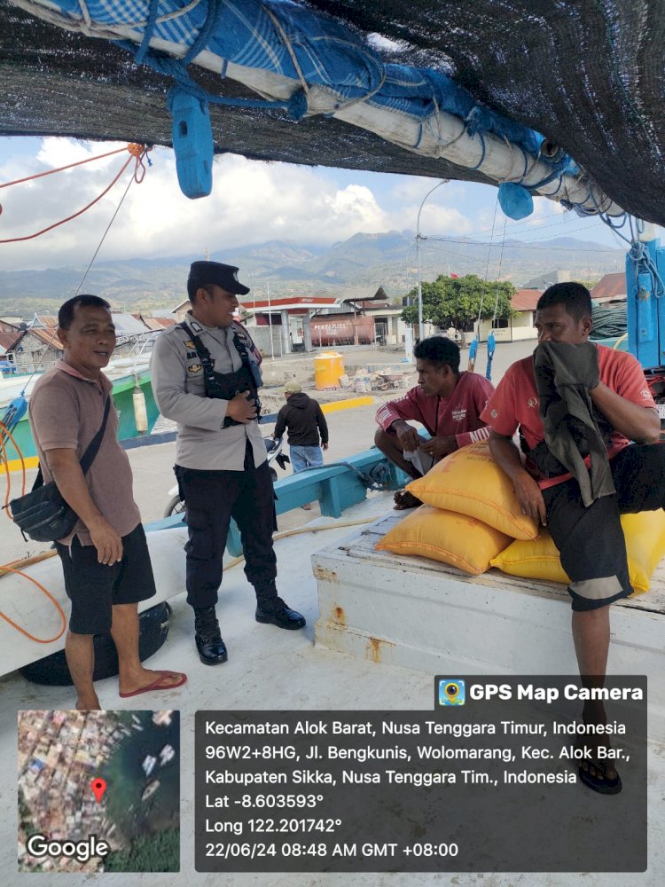 Patroli Dialogis Piket Pospol KPPP Laut  Polsek Alok Di Area Pelabuhan Rakyat Wuring dan Pelabuhan Lorentius Say Maumere