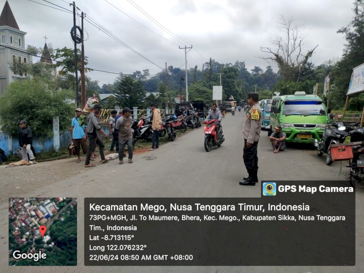 Personil Polsubsektor Lekebai melaksanakan patroli dan Pengaturan Kegiatan Pasar Tradisional Di Wilayah Hukum Polsek Paga, Polres Sikka