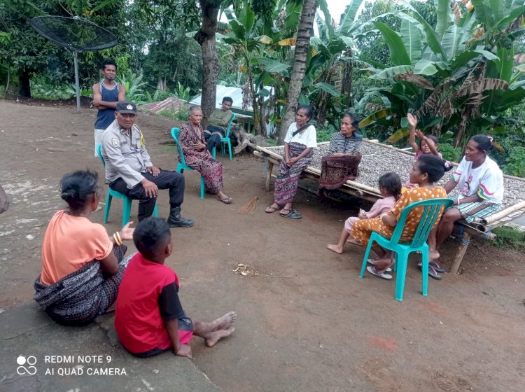 Bhabinkamtibmas Polsek Paga, Aipda Dewa Swijana melakukan giat Patroli Dialogis di Desa Gera , Kec.Mego, Kab. Sikka.