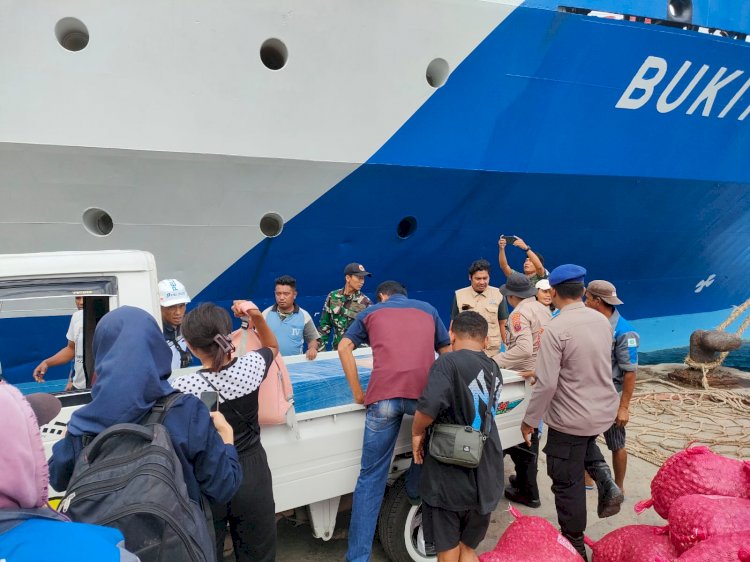 Pengamanan Kedatangan Jenazah PMI Rafael Malu di Pelabuhan Maumere Berjalan Lancar