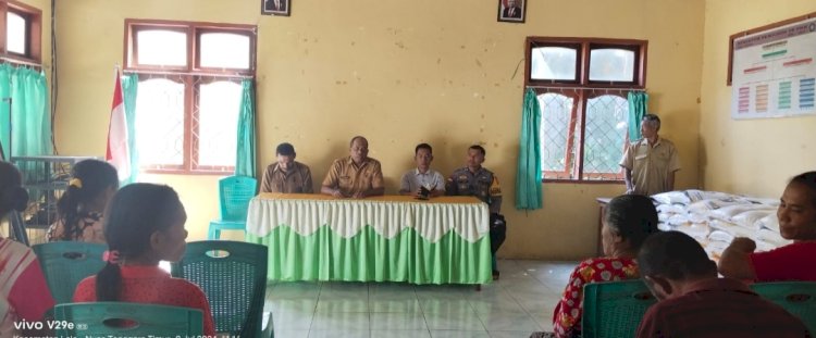 Pembagian BLT DD di Desa Hepang Berlangsung Lancar, Bhabinkamtibmas Berikan Himbauan Penting