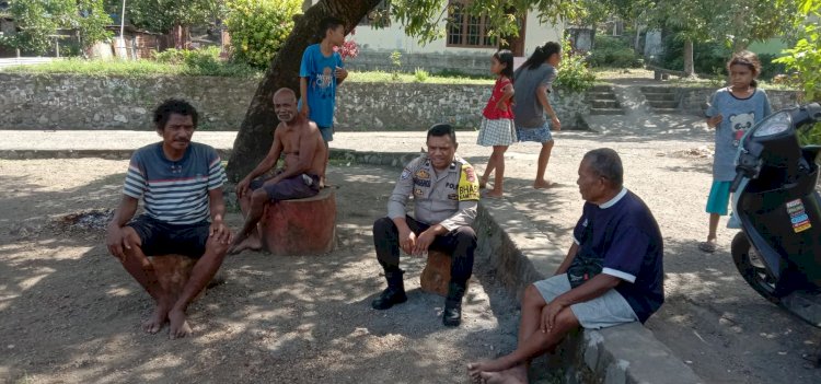 Bhabinkamtibmas Desa Lela Perkuat Kamtibmas dengan Patroli dan Sambang, Warga Siap Bekerja Sama dengan Polri