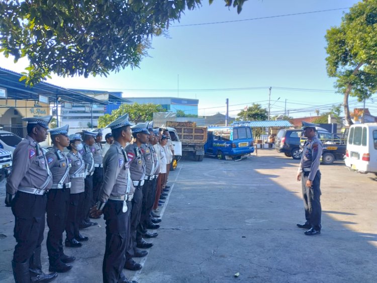 Sat Lantas Polres Sikka Laksanakan Penertiban Lalu Lintas Guna Menjaga Keselamatan dan Kelancaran Berlalu Lintas