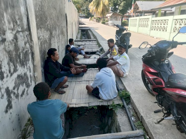 Sambang Warga, Bhabinkamtibmas Polsek Paga Duduk Bersama Warga Binaan