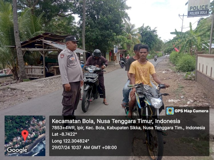 PERSONIL POLSEK BOLA,POLRES SIKKA MELAKSANAKAN KEGIATAN PATROLI RUTIN