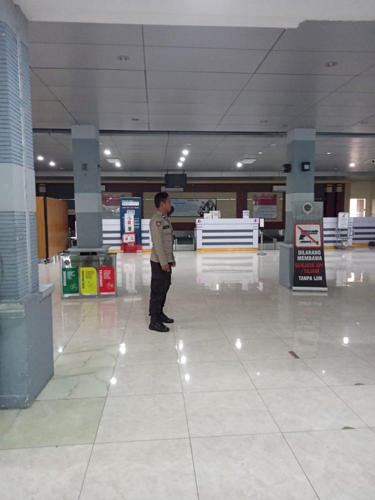 KP3 Udara Bandara Frans Memberikan Update Penerbangan Hari Jumat dan Pam Bandara Frans Seda