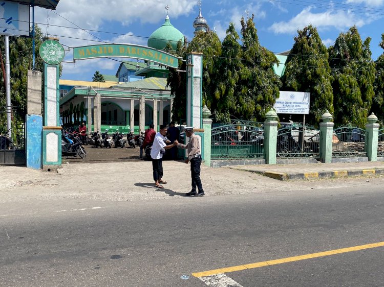 Sat Lantas Laksanakan  Kegiatan Patroli Dan Pengaturan Arus Lalu Lintas di Masjid