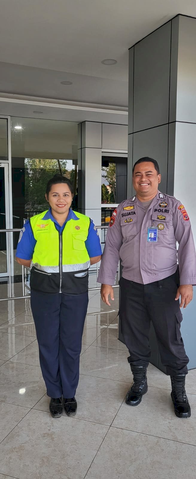 KP3 Udara Bandara Frans Memberikan Update Penerbangan Hari Minggu dan Pam Bandara Frans Seda