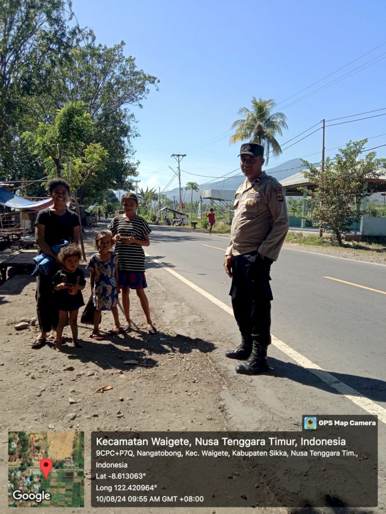 PIKET JAGA SPKT I POLSEK WAIGETE  POLRES SIKKA LAKSANAKAN PATROLI DIALOGIS DI DESA EGON KEC. WAIGETE