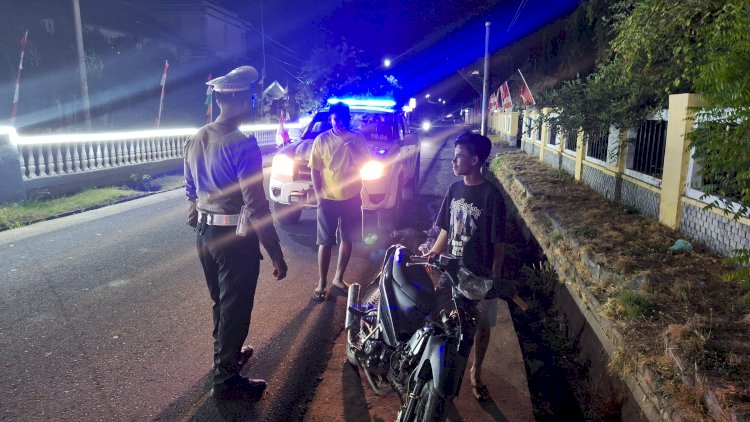 SAT. LANTAS LAKSANAKAN PATROLI LAMPU BIRU DI WILAYAH HUKUM POLRES SIKKA