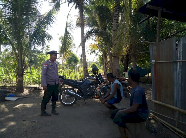 Bhabinkamtibmas Desa Kolisia B Kec.Magepanda, Kab. Sikka Patroli dan Sambang