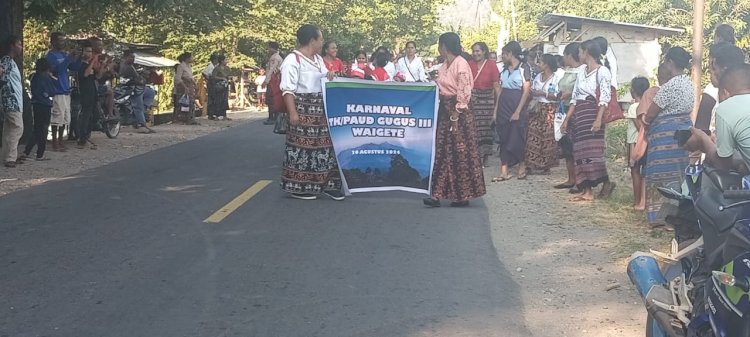 POLSEK WAIGETE PAM KARNAWAL TK/PAUD GUGUS III WAIGETE DALAM RANGKA MEMERIAHKAN HUT KEMERDEKAAN RI KE-79 TAHUN 2024