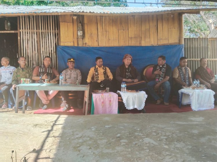 Uskup Ketapang Mgr. Pius Riana Prapdi Lakukan Kunjungan Pastoral ke Sikka