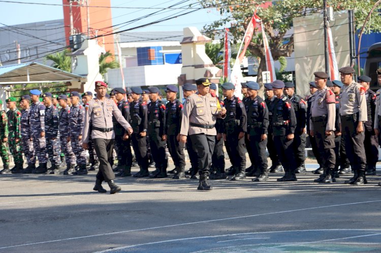 Kapolres Sikka Pimpin Apel Gelar Pasukan Operasi Mantap Praja Turangga 2024