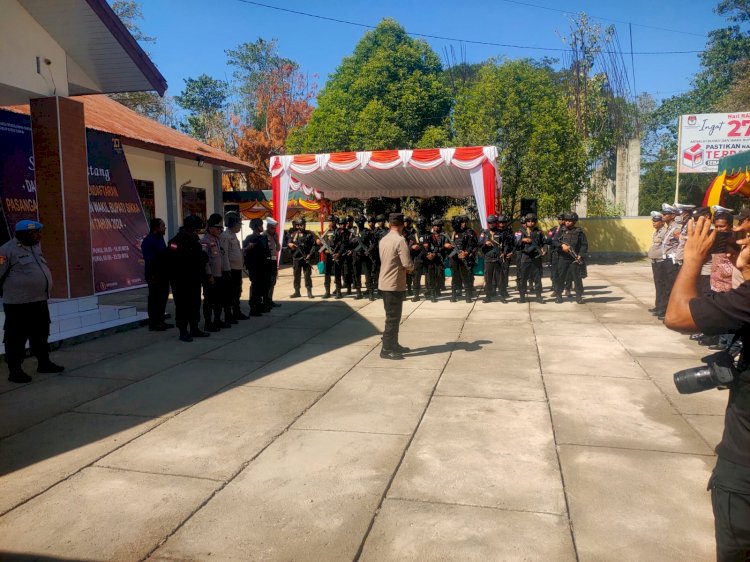 APEL KONSOLIDASI DALAM RANGKA PENGAMANAN PENDAFTARAN PASANGAN CALON DI KANTOR KPU KAB. SIKKA