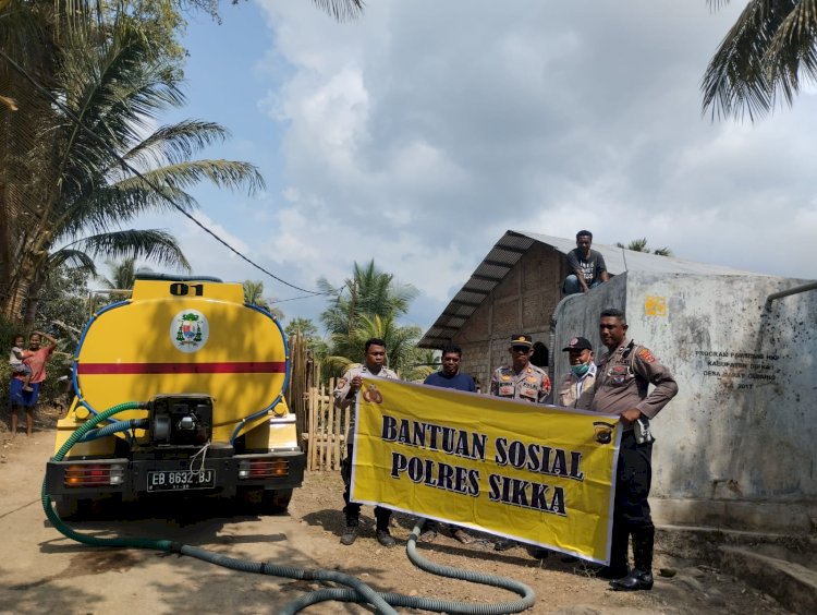 Polres Sikka Salurkan 10.000 liter Bantuan Air Bersih untuk Warga Dusun Natarita