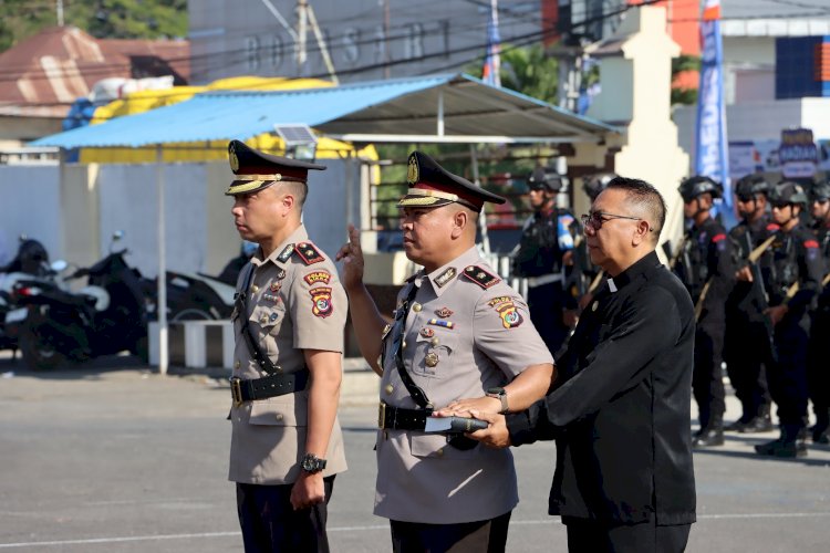 Upacara Serah Terima Jabatan Wakapolres Sikka Berlangsung Khidmat