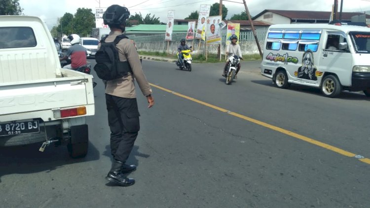 Polres Sikka Gelar Patroli Rutin dan Pengaturan Lalu Lintas di Pagi Hari