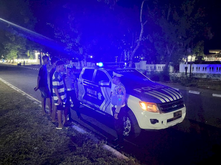 Polres Sikka Gelar Patroli Lampu Biru, Pastikan Keamanan dan Kelancaran Lalu Lintas di Malam Hari