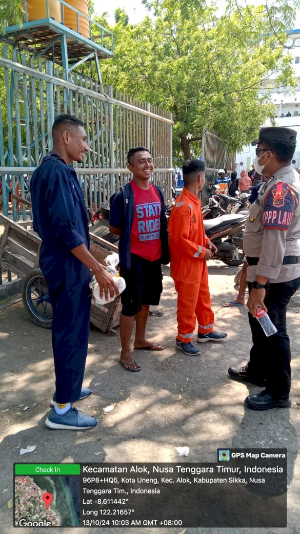 KEGIATAN PATROLI RUTIN DI PELABUHAN LAUT L SAY MAUMERE OLEH PIKET POSPOL KPPP LAUT POLSEK ALOK POLRES SIKKA.