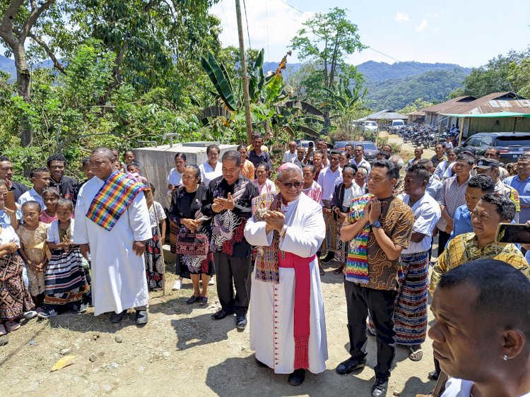 PERSONIL POLSUBSEKTOR MEGO,POLSEK PAGA ,POLRES SIKKA LAKSANAKAN GIAT PENGAMANAN PENGERESMIAN KAPELA STAS8 SANTO YOHANES MARIA VIANEY DESA WOLOAU,DOBO NUAPUU.