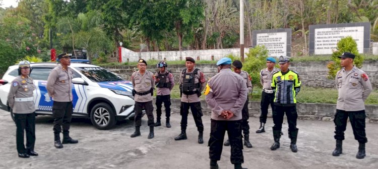 Personil Polres Sikka Melaksanakan Pengamanan Kampanye Calon Bupati Dan Calon wakil Bupati Sikka