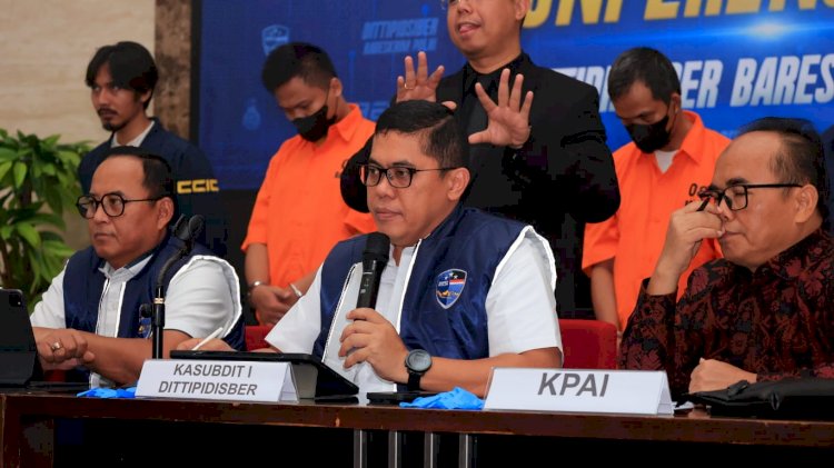 Polri Amankan Tersangka Pengelola Situs Penyebar Video Porno Anak