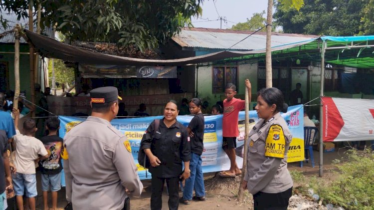 Wakapolres Sikka Monitoring Langsung Tahapan Pemungutan Suara di Kecamatan Waigete