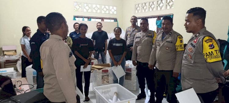 Hari Kedua Rapat Pleno Rekapitulasi Suara Pilkada Sikka Berlangsung Kondusif di Tingkat Kecamatan