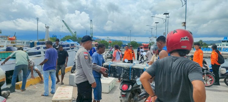 Patroli Rutin Polsek Alok Pastikan Keamanan Pelabuhan dan Himbau Waspada Cuaca Ekstrem