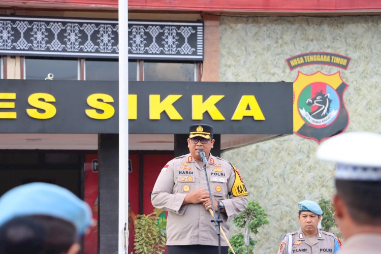 Apel Jam Pimpinan Polres Sikka : Kapolres Tekankan Pengamanan Tahun Baru dan Penyelesaian Tugas Akhir Tahun