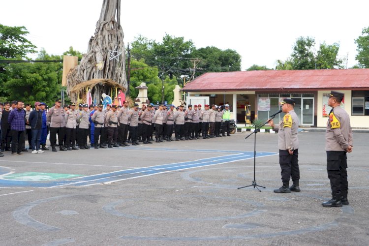 Polres Sikka Gelar Apel Siaga Pengamanan Ibadah Tutup Tahun dan Malam Pergantian Tahun Baru 2025