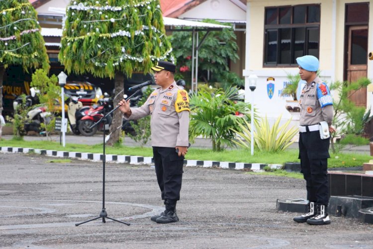 Wakapolres Sikka Pimpin Apel Rutin, Tekankan Disiplin dan Penegakan Aturan