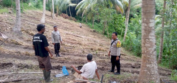 Bhabinkamtibmas Desa Lela Dampingi Petani Siapkan Lahan untuk Program 1 Juta Hektar Jagung