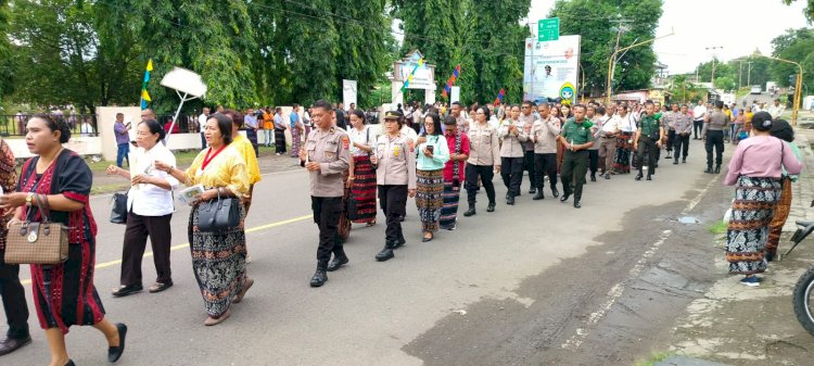 ASN, TNI-POLRI, dan Ribuan Umat Rayakan Pembukaan Tahun Yubileum 2025 di Maumere