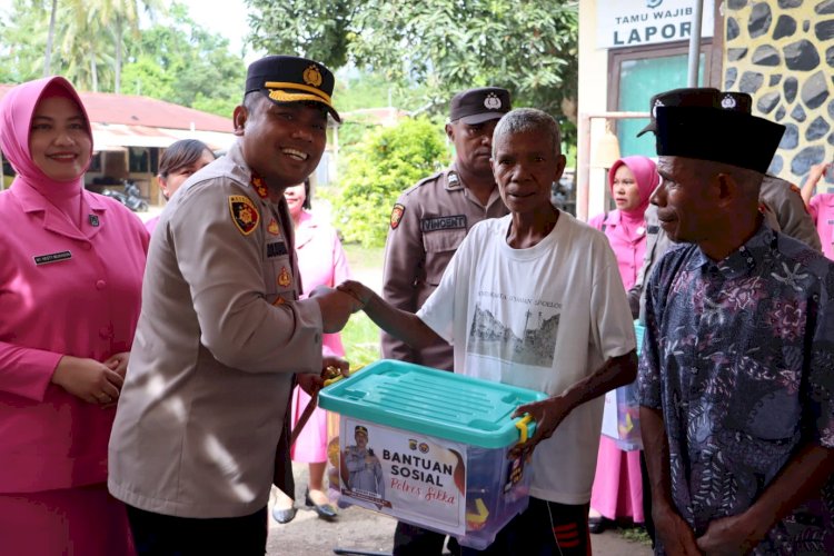 Bantuan Sosial Kapolres Sikka dan Bhayangkari Peduli, Bukti Nyata Kedekatan Polri dengan Masyarakat