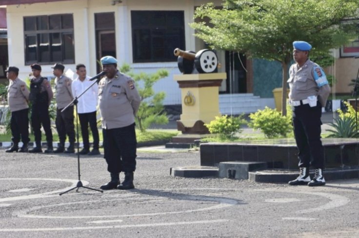 Tegakkan Disiplin, Unit Propam Polres Sikka Berikan Pembinaan Kepada Personel yang Langgar Aturan