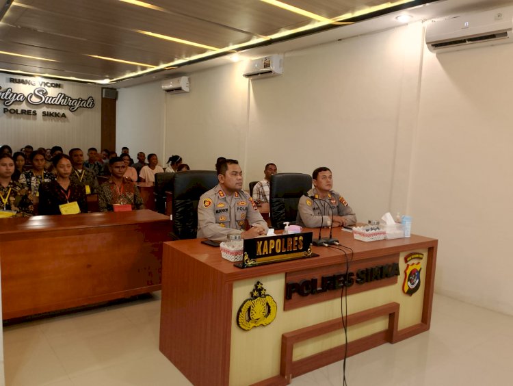 Polres Sikka Ikuti Zoom Meeting Wakapolda NTT: Pengambilan Sumpah dan Penandatanganan Pakta Integritas Penerimaan Anggota Polri T.A. 2025