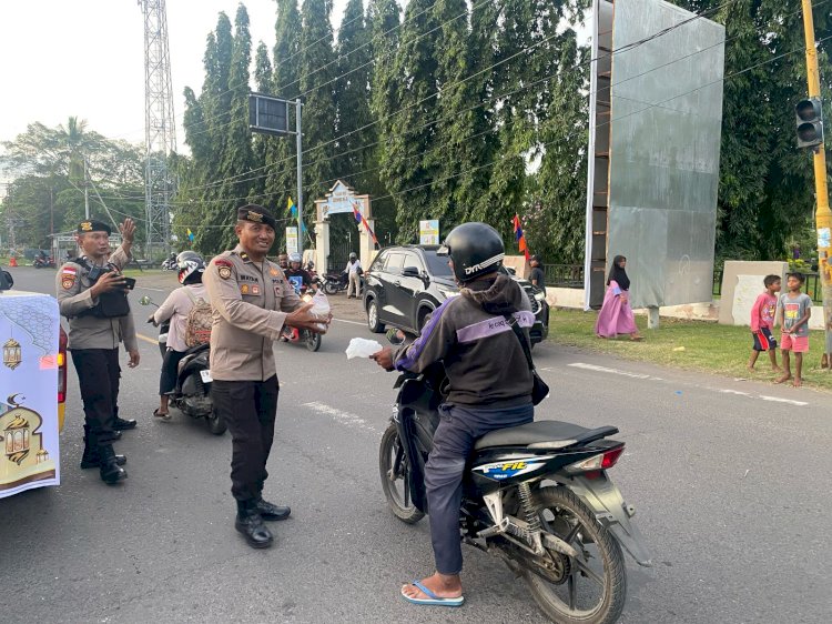 POLRI BERBAGI TAKJIL DI BULAN SUCI RAMADHAN