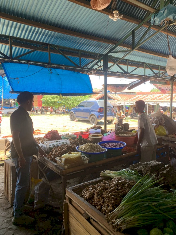 Cegah Lonjakan Harga, Satgas Pangan Polres Sikka Lakukan Pengecekan di Pasar Alok