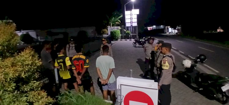 POLSEK JAJARAN POLRES SIKKA LAKSANAKAN OPERASI PEKAT TURANGGA TAHUN 2025 DI WILAYAH HUKUM MASING-MASING