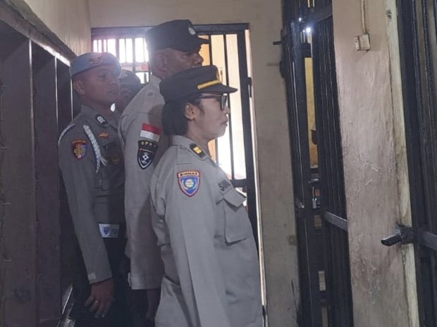 Piket Pawas Polres Sikka Laksanakan Pengecekan Rutin Ruang dan Tahanan, Pastikan Keamanan dan Kondisi Fasilitas Tetap Terjaga