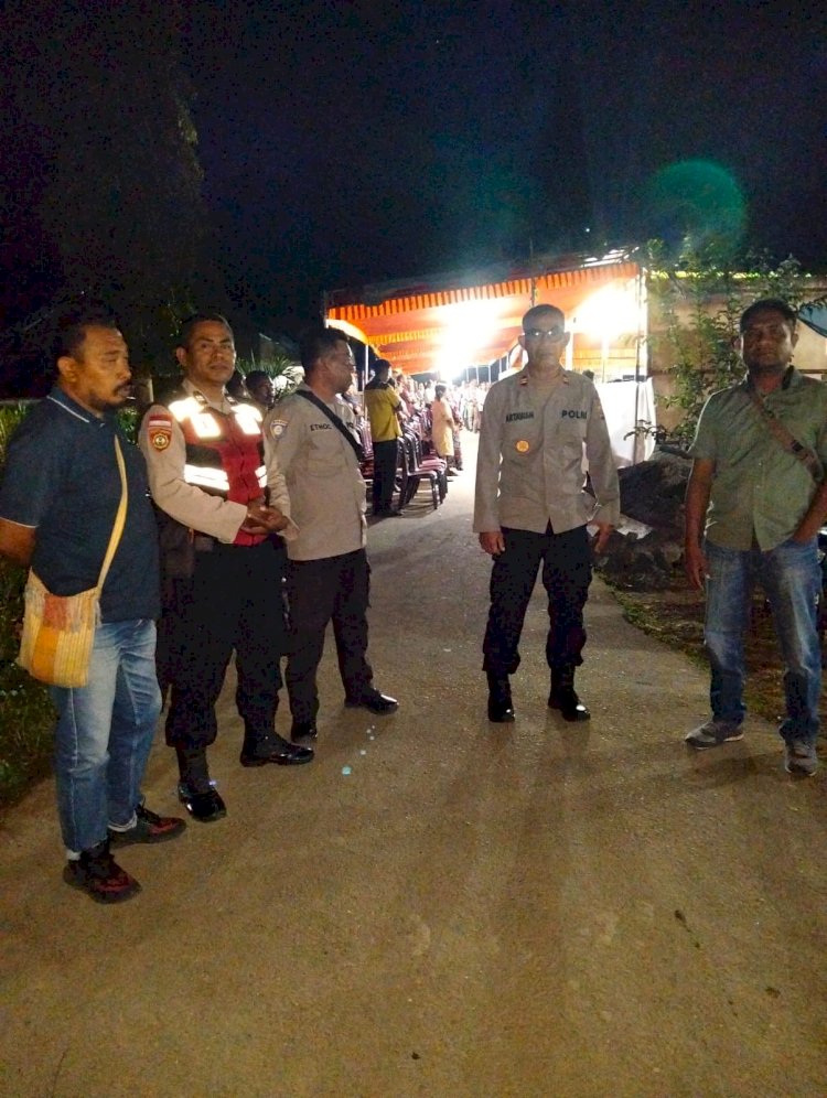 PERSONIL POLSEK WAIGETE POLRES SIKKA LAKSANAKAN PENGAMANAN MISA SYUKURAN PENTABISAN DIAKON YOSEF PEHE