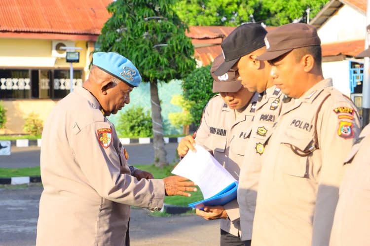 Pengawasan Ketat Apel Pagi dan Apel Fungsi Polres Sikka, Propam dan Wakapolres Pastikan Kedisiplinan Anggota