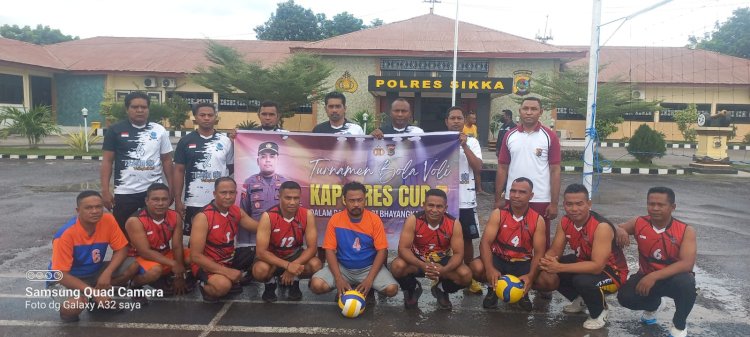 Semarak Semifinal Kapolres Cup Voli Warnai HUT Bhayangkara ke-79 di Polres Sikka