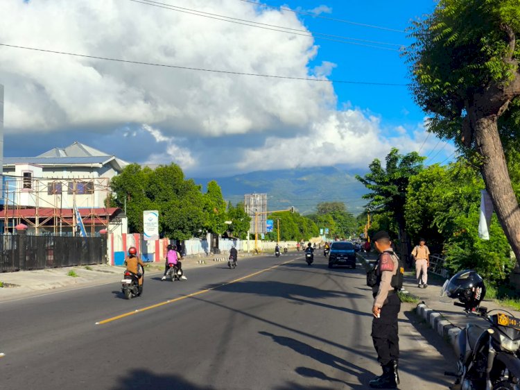POLRI UNTUK MASYARAKAT : KEGIATAN RUTIN PATROLI PAGI DAN PENGATURAN LALU LINTAS OLEH UNIT TURJAWALI SAT. SAMAPTA POLRES SIKKA.