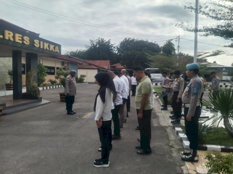 Polri Untuk Masyarakat: Kasipropam Polres Sikka Memberikan Arahan Kepada Personil Polres Sikka agar Disiplin Dan Patuh Hukum